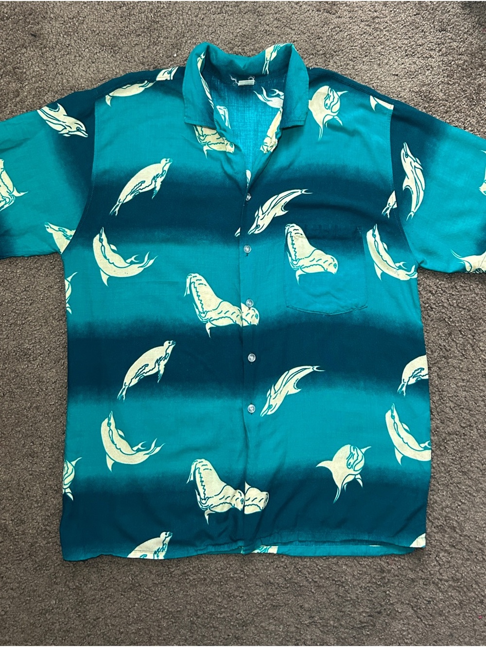 Casual Teal Short-Sleeve Button-Down Shirt with Cream Print